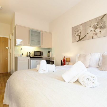 Apple Apartments Kensington Лондон Екстер'єр фото